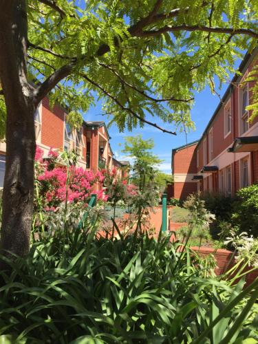 Κήπος έξω από το Box Hill Studio Apartment 2