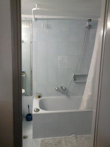 Roof-top garden apartment really well located in Athens