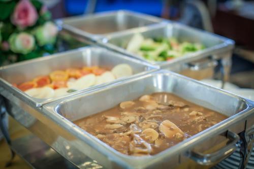 Mad på resortet eller i nærheden