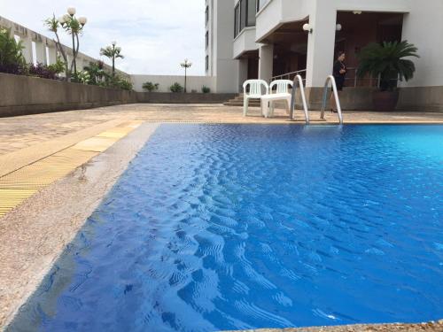 Bazén v ubytování Laithong Hotel nebo v jeho okolí