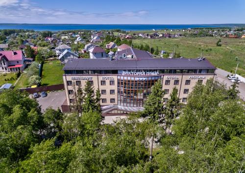 a large building with a lot of windows at Victoria Plaza in Pereslavl-Zalesskiy