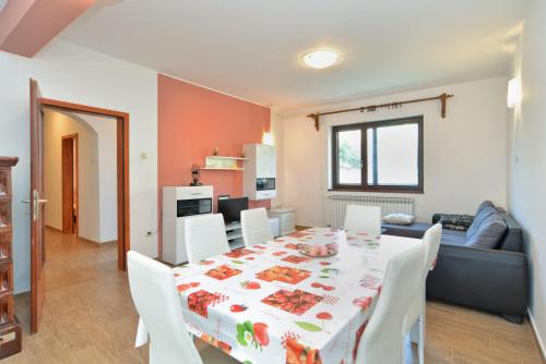 Gallery image of Apartments Gracijano 1724 in Ližnjan