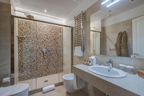 Borgo La Chiaracia Resort & SPA tesisinde bir banyo