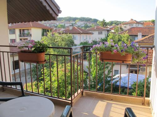 Μπαλκόνι ή βεράντα στο Guest House & Bistro Lefterova