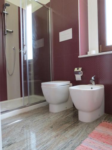 Bilik mandi di B&B Villa Refe