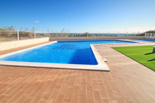 The swimming pool at or close to Alex Sun