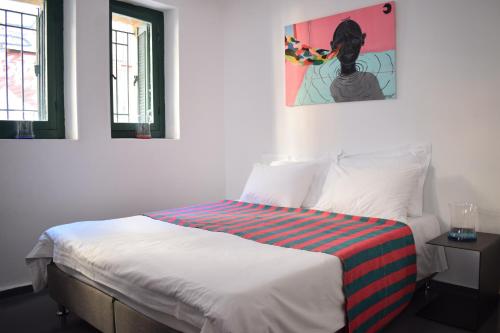 Posteľ alebo postele v izbe v ubytovaní Stylish, Basement Studio with Roof Top Access - EP9B