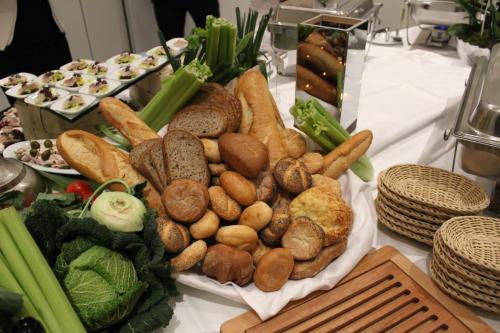 a table topped with lots of different types of vegetables at Dorint Parkhotel Meißen in Meißen