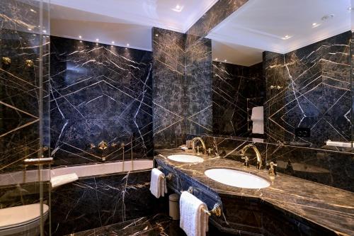 Hotel Ai Reali - Small Luxury Hotels of the World photo 70