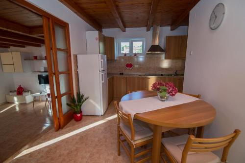 Kuchyňa alebo kuchynka v ubytovaní Rialto