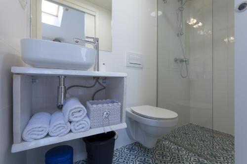 Ένα μπάνιο στο Guest House Blue