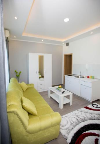 Kuchyň nebo kuchyňský kout v ubytování Apartmani Slađo