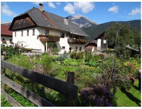 Het gebouw waarin de vakantieboerderij zich bevindt