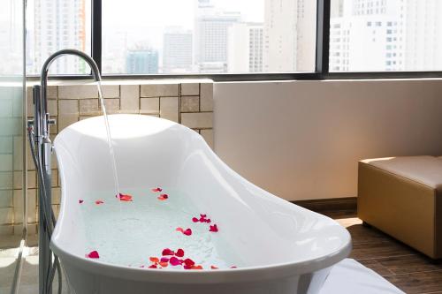 Фотография из галереи V Hotel Nha Trang в Нячанге