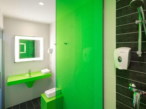 Ein Badezimmer in der Unterkunft Ibis Styles Nivelles