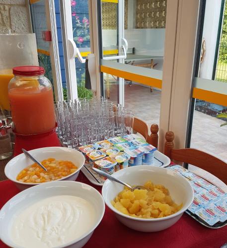 Afbeelding uit fotogalerij van Hôtel L'Hermitage in Saint-Georges-dʼOléron