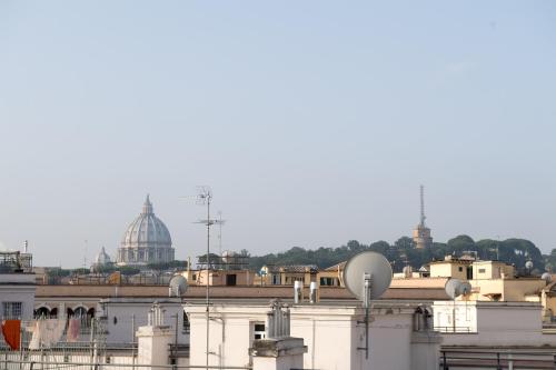 ホテルから撮影された、または一般的なローマの景色