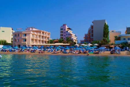 Afbeelding uit fotogalerij van Steps to Nea Chora beach Angela apt ,10min to town in Chania