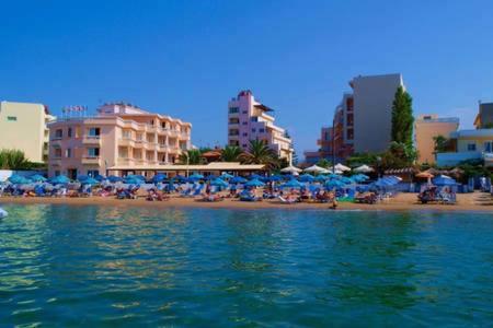 Steps to Nea Chora beach Angela apt ,10min to town