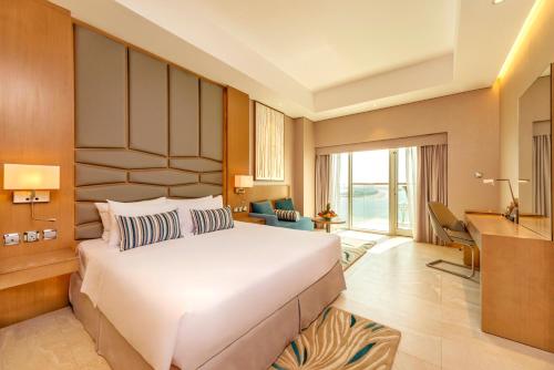 Royal Central Hotel and Resort The Palm Image