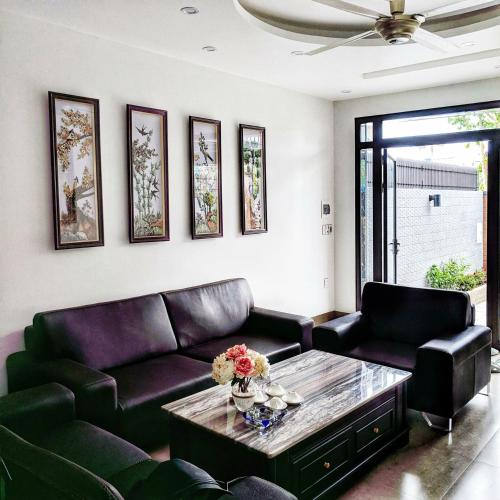 Ruang duduk di Homestay Villa Full House
