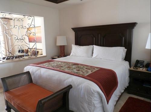 Krevet ili kreveti u jedinici u okviru objekta Suites at Gr Solmar Lands End Resort and Spa