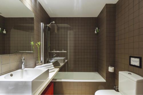 ArtlifeBCN Fira Apartment photo 45
