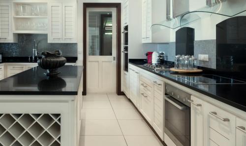 Gallery image of Eden Island Luxury Villa 235 in Eden Island