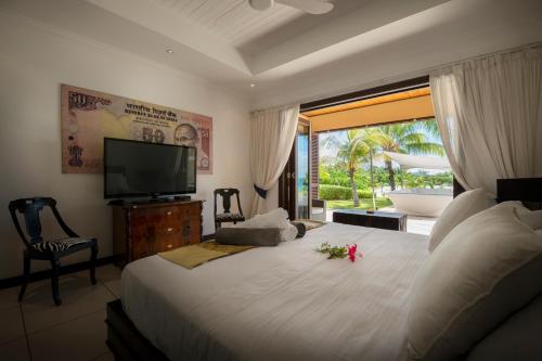 Afbeelding uit fotogalerij van Eden Island Luxury Villa 235 by White Dolphin LLC in Eden Island