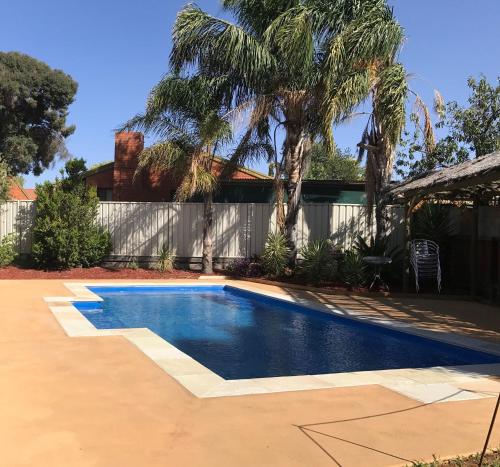 Piscina en o cerca de Echuca Holiday Units
