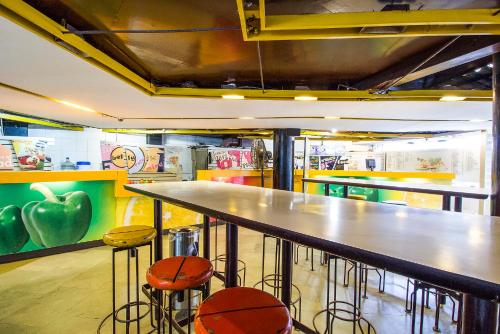 Un restaurante o sitio para comer en FabExpress Kalyan - Nr Dairy Dan Circle