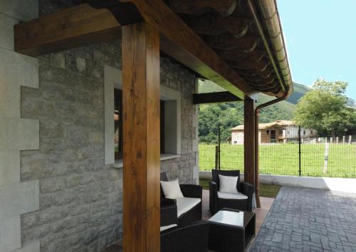 Taman di luar Casa El Caleru