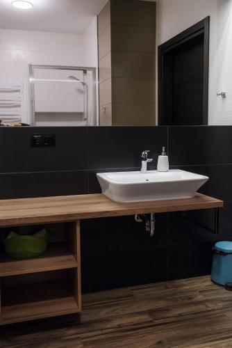 Bilik mandi di Rosa Apartamenty