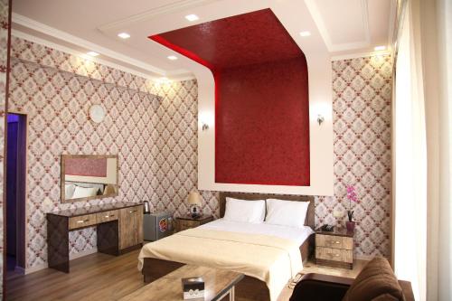  Hotel Felisa Gyumri -  Room  picture :   Tea/Coffee maker    Shower    TV                           