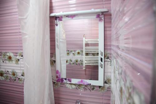  Hotel Felisa Gyumri -  Room  picture :   Tea/Coffee maker    Shower    TV                           