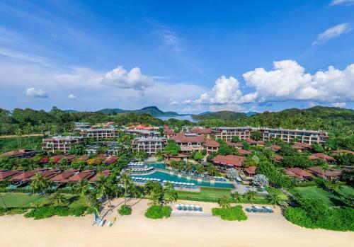 Skats uz naktsmītni Pullman Phuket Panwa Beach Resort no putna lidojuma