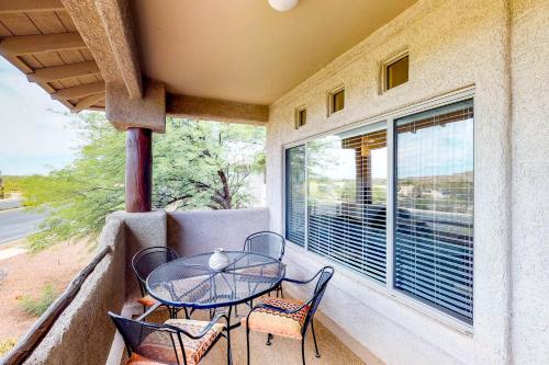 Balkoni atau teres di Turquoise Getaway
