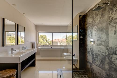 Gallery image of 42 On Strathmore in Cape Town