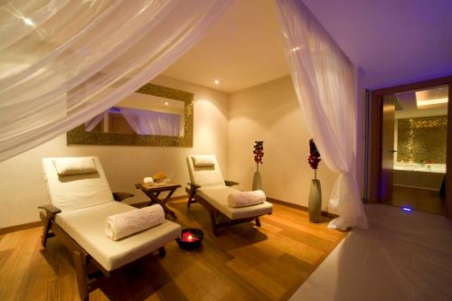 Posezení v ubytování Constantinou Bros Asimina Suites Hotel
