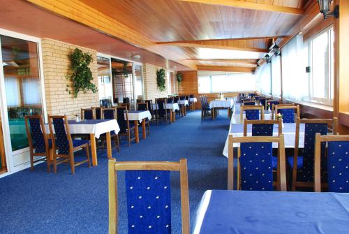 Restaurace v ubytování Hotel Imzit Dobrinja