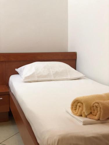 Een bed of bedden in een kamer bij Sea view Apartment, Todorovic