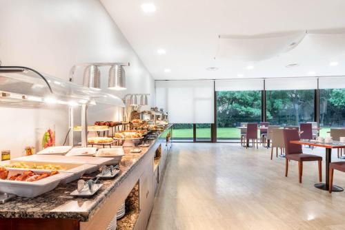 Jídlo v hotelu nebo okolí