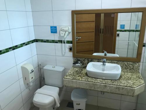Koupelna v ubytování Hotel Brisa Tropical De Macaé