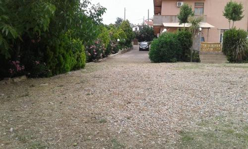 Κήπος έξω από το B&B Armonia