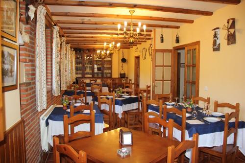 ห้องอาหารหรือที่รับประทานอาหารของ Mirador de Enterrias