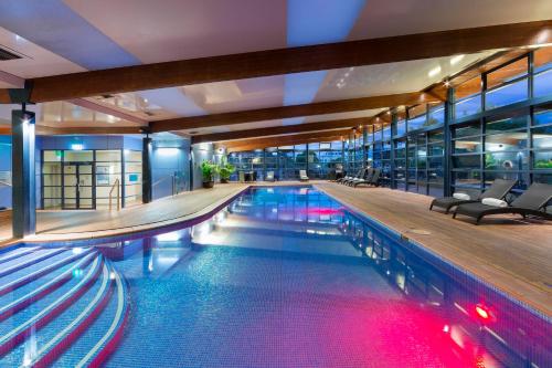 The swimming pool at or close to Novotel Canberra