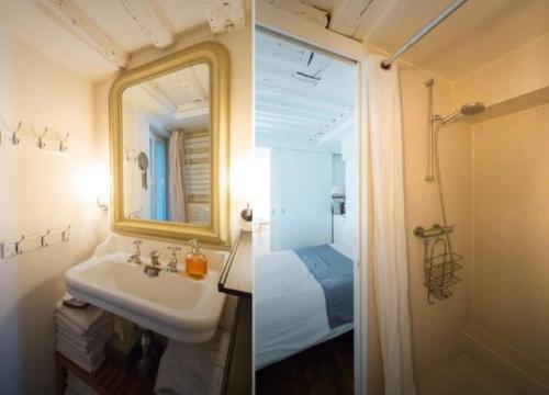 - deux photos d'une salle de bains avec un lavabo et une douche dans l'établissement Chez Vous ST HONORÉ, à Paris