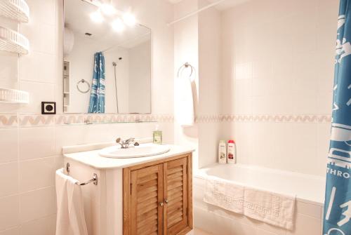 A bathroom at Pureza Oasis Suite