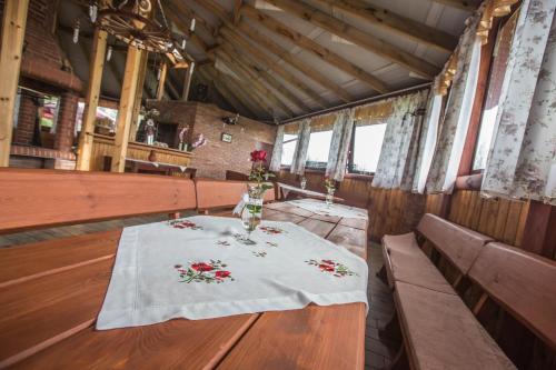 Restoran atau tempat lain untuk makan di Rezydencja Pod Pieprzówkami