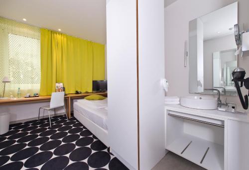 Tryp by Wyndham Frankfurt builder 3